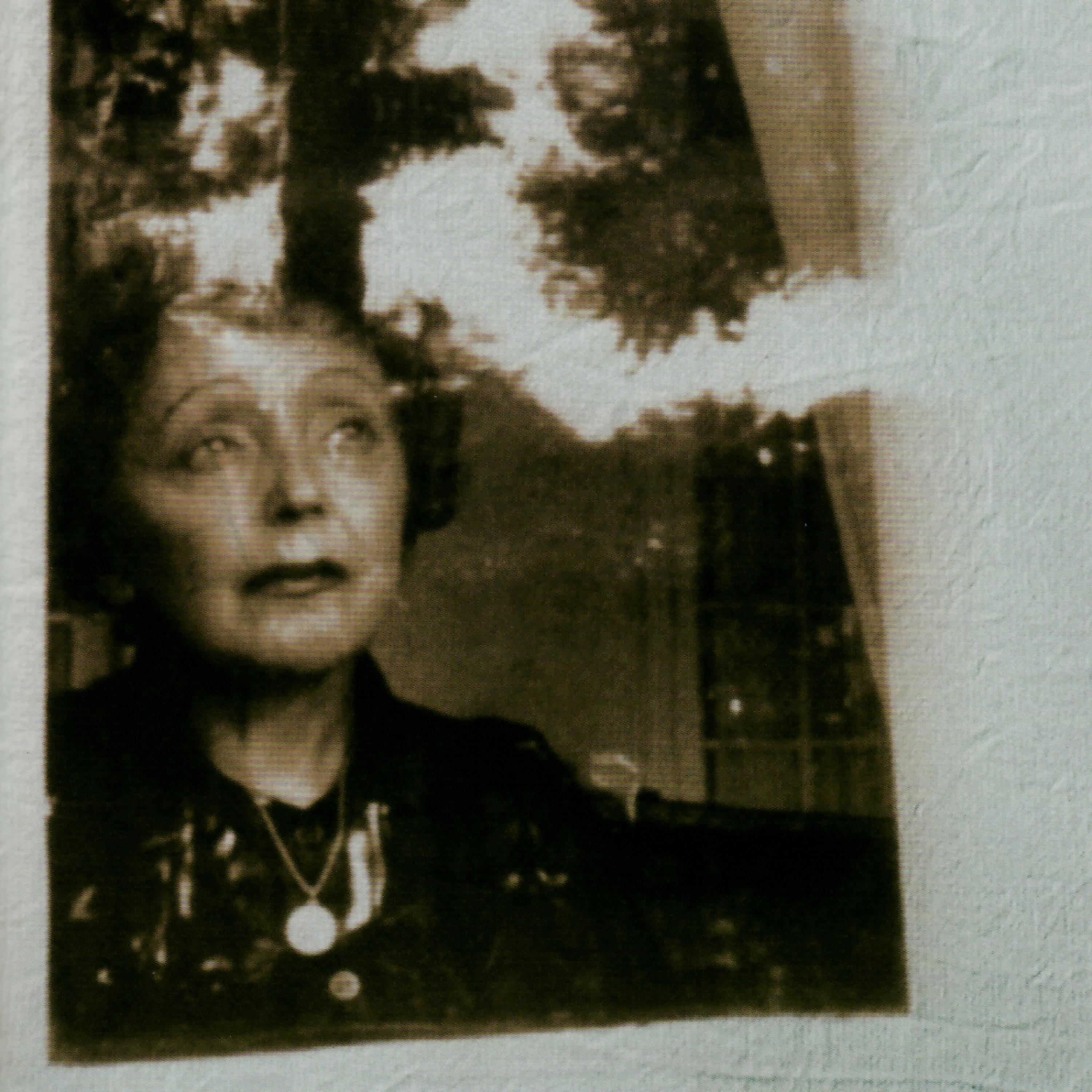 Постер альбома A Portrait Of Edith Piaf