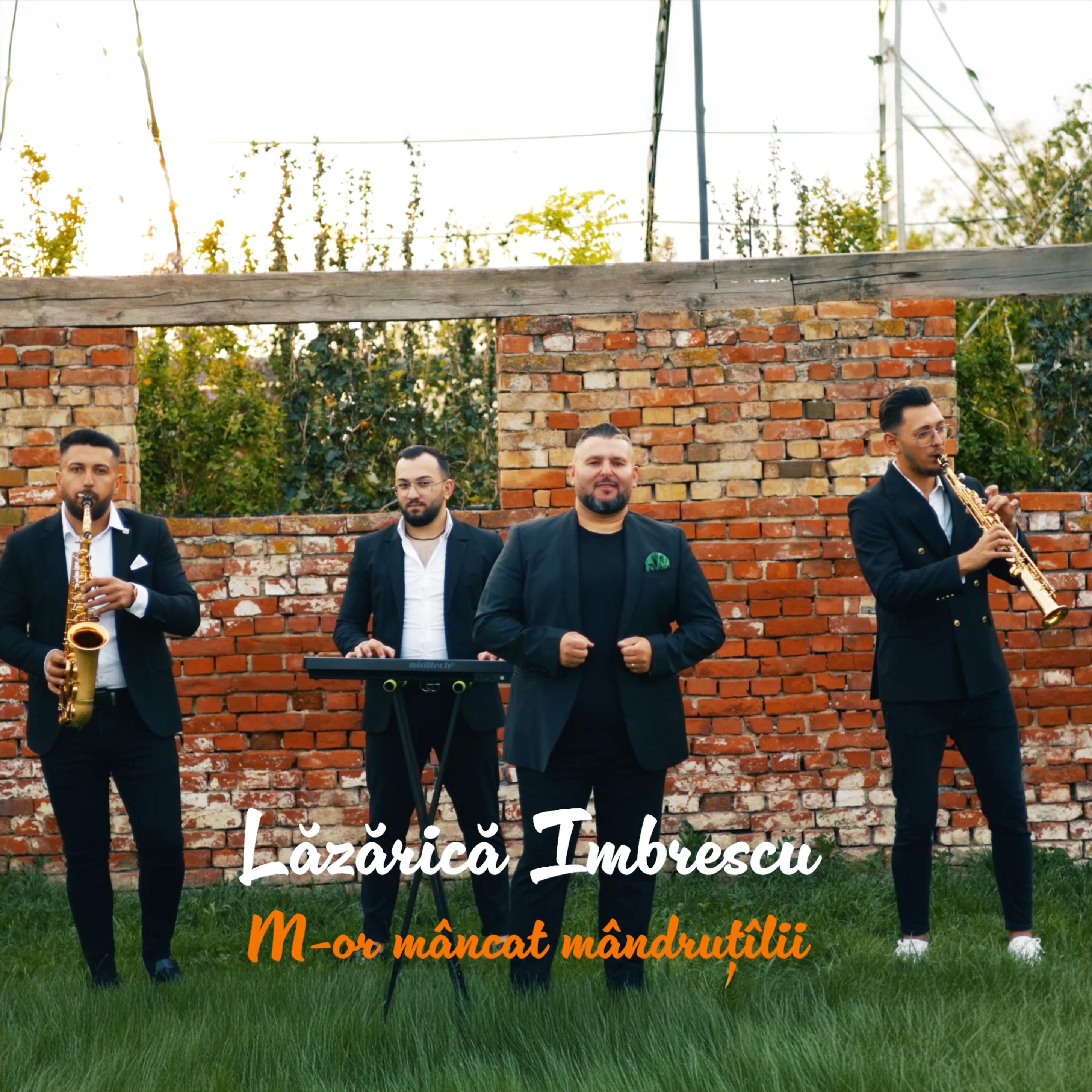 Постер альбома M-or mancat mandrutilii