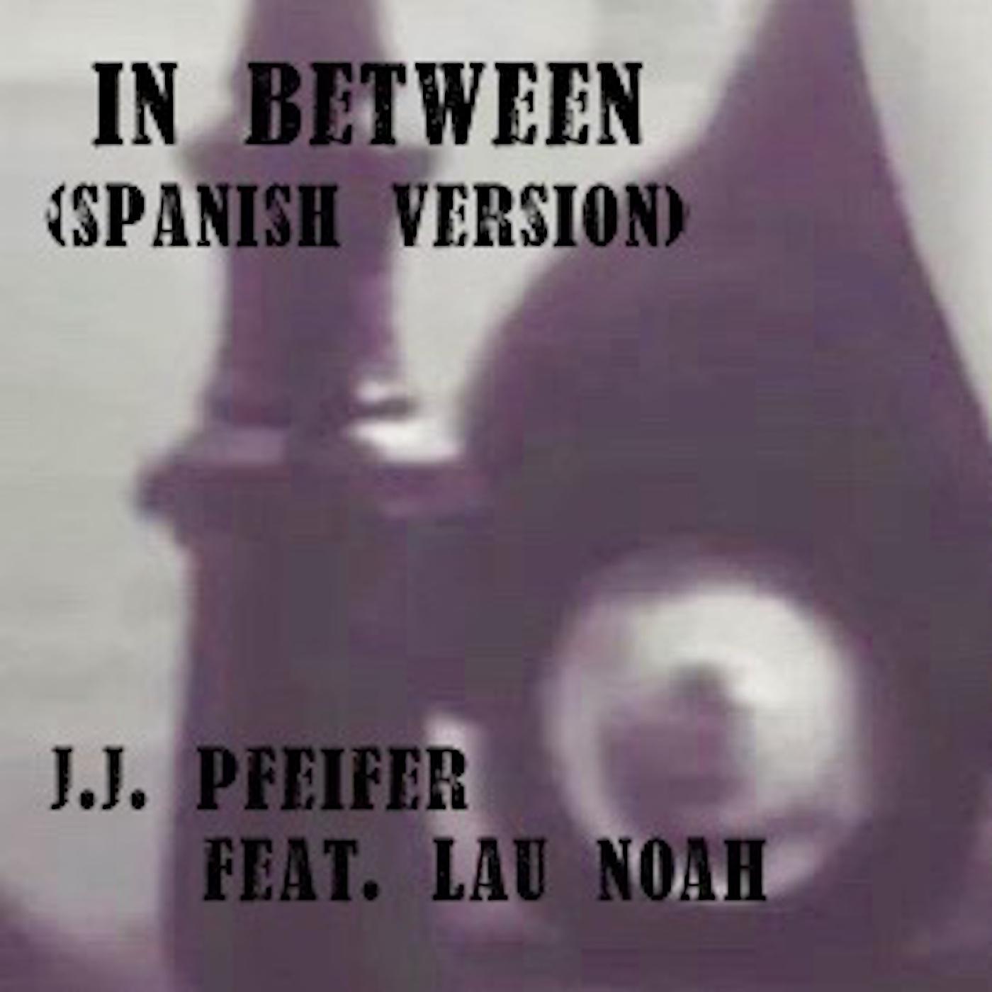 Постер альбома In Between (Spanish Version)