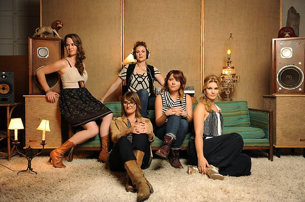 Della Mae все песни в mp3