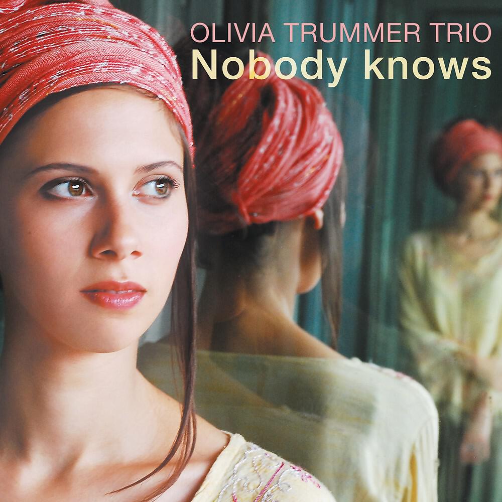Olivia Trummer - Falling Leaves