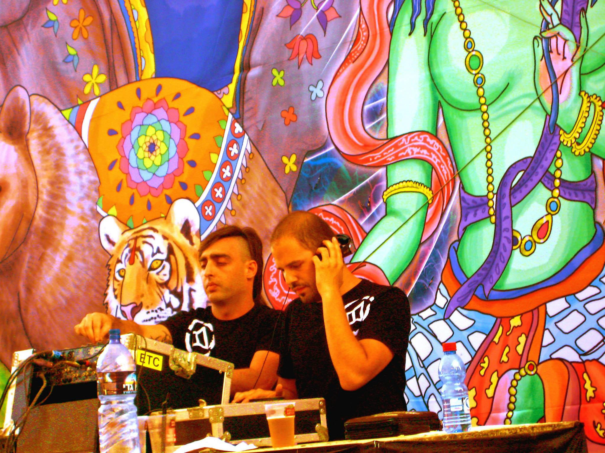 Loud все песни в mp3