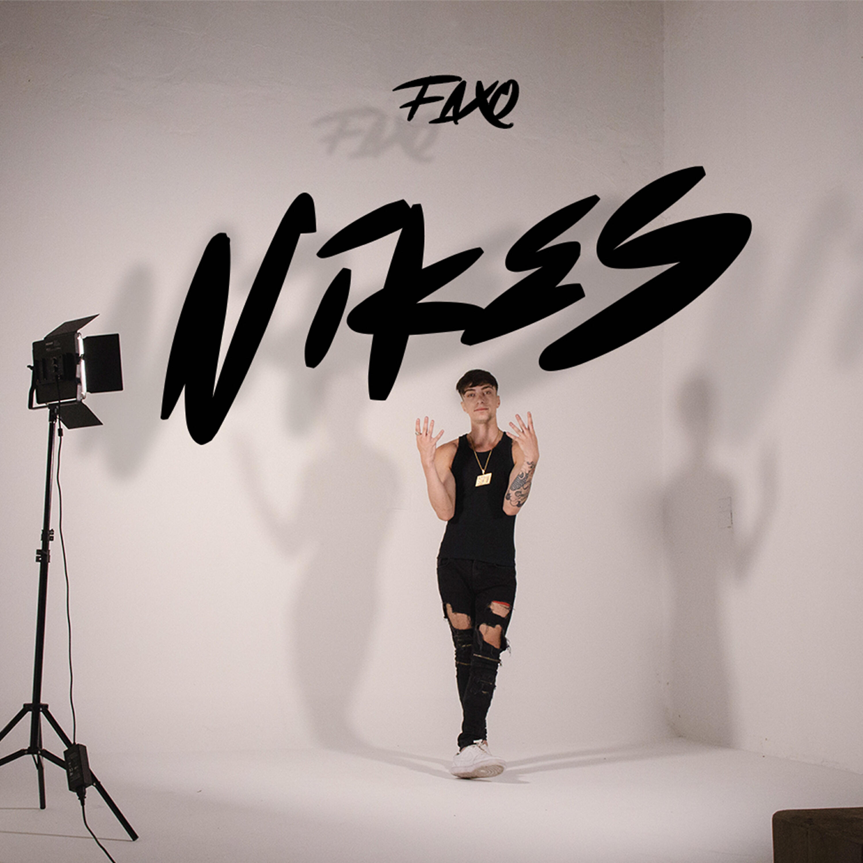 Faxo - Nikes