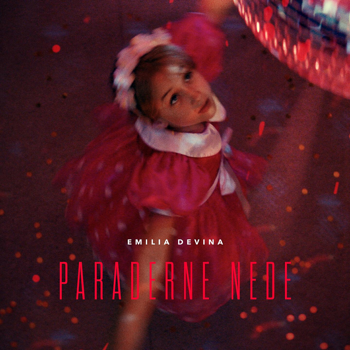 Emilia Devina - Paraderne Nede