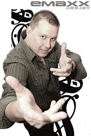 Грязный диджей. Диджей maxx зубы. E-maxx. Party flyer. Dj chuck альбомы.