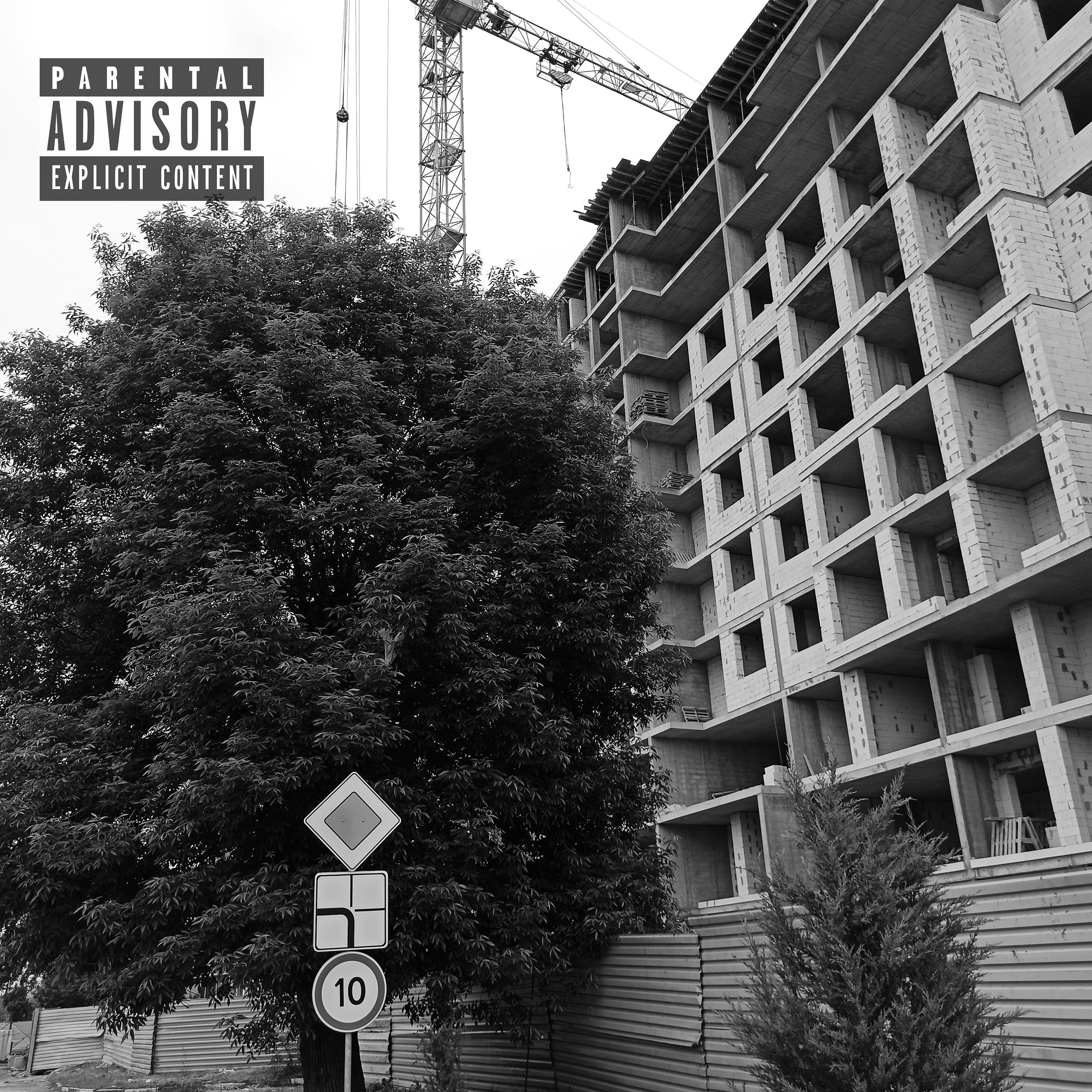 Пешеходный туризм. Типичные автостопщики. Автостопом до вершины. Турист на вершине горы спиной. Чукотка путешествие.