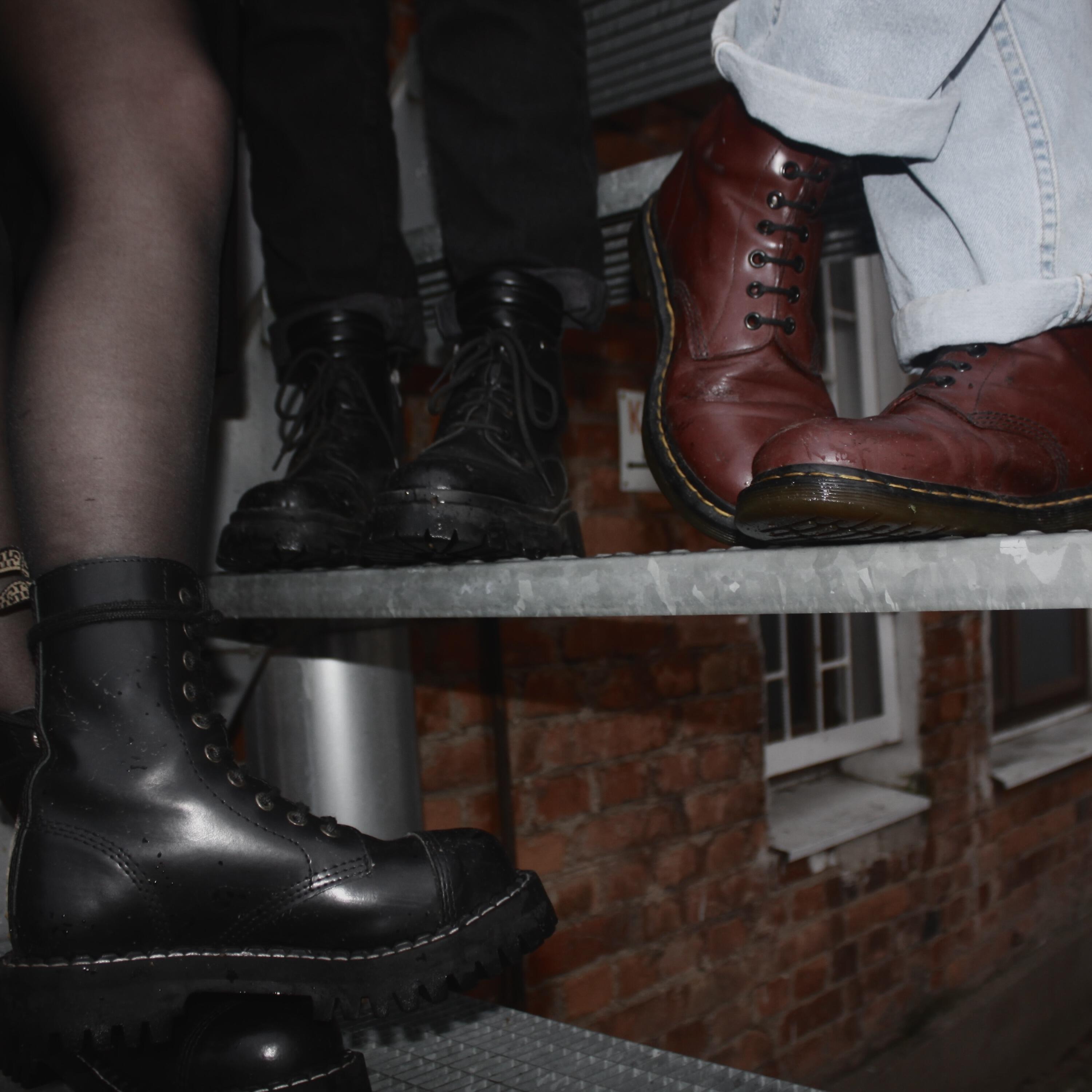 традиционные скины песня. Ben sherman одежда для скинхедов. скинхеды англии 70х. скин jsfiddle. Skin песня.