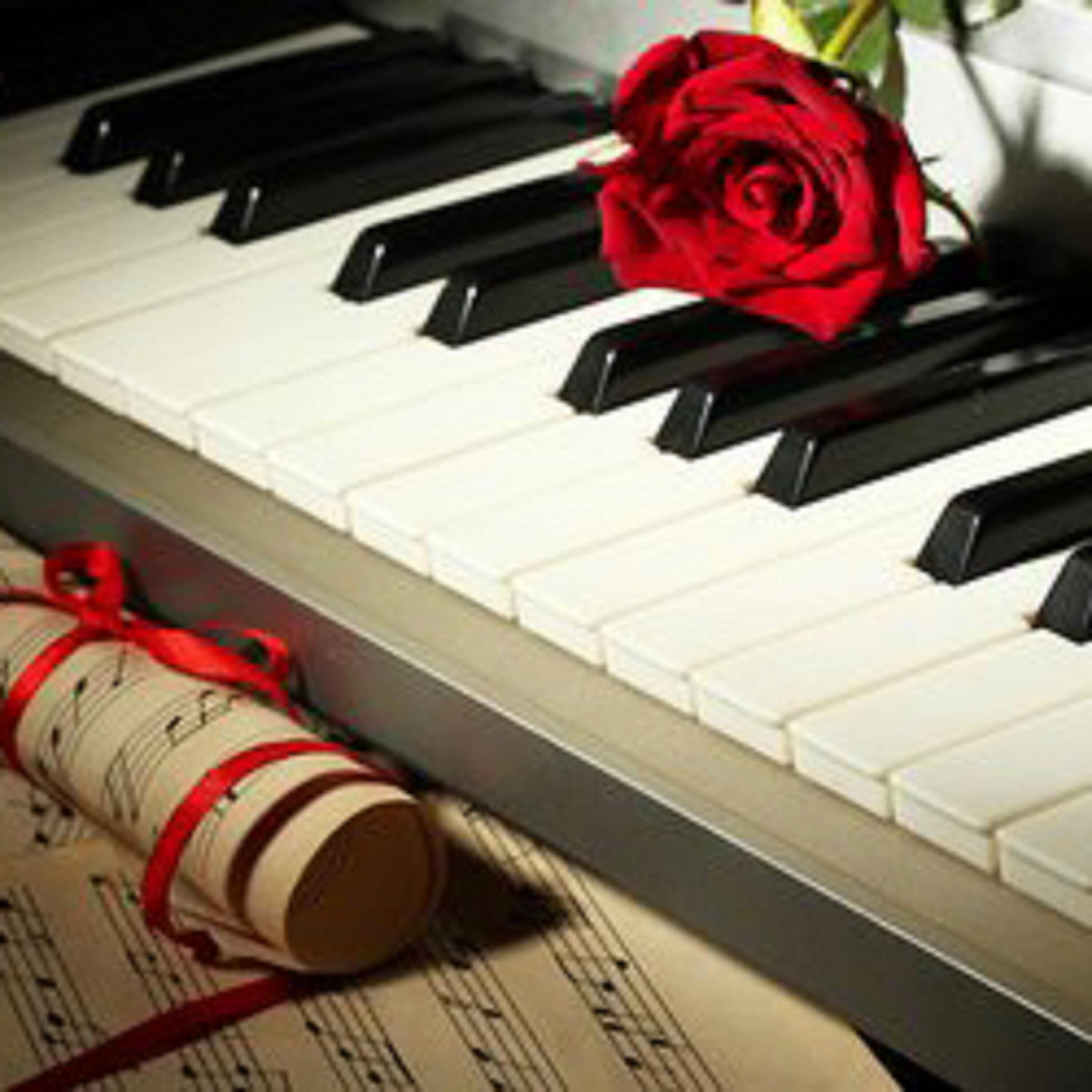 грустная девушка. девушка с электрогитарой. цветные клавиши пианино. пианино картинки красивые. грустное piano.