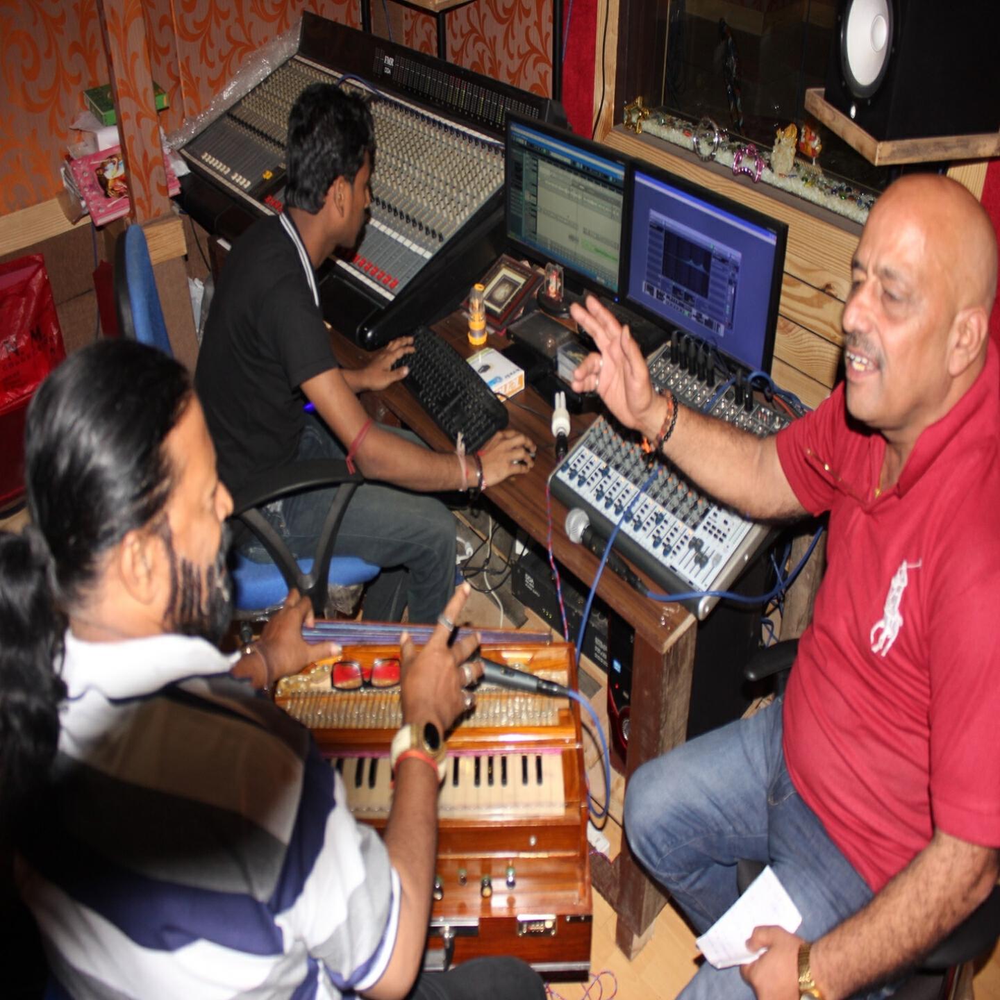 Neta Abhineta Nand Kishor Yadav - Teri Zulfon Ke Saaye Mein Kahin Raat Ho Na Jaaye