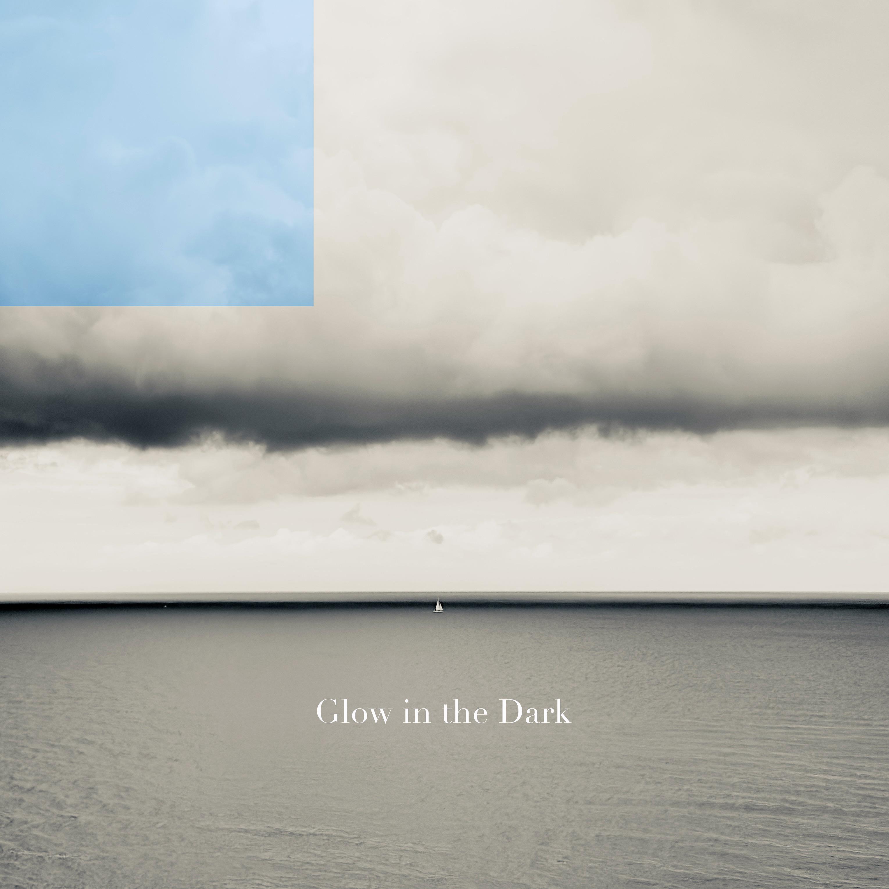 Постер альбома Glow In The Dark