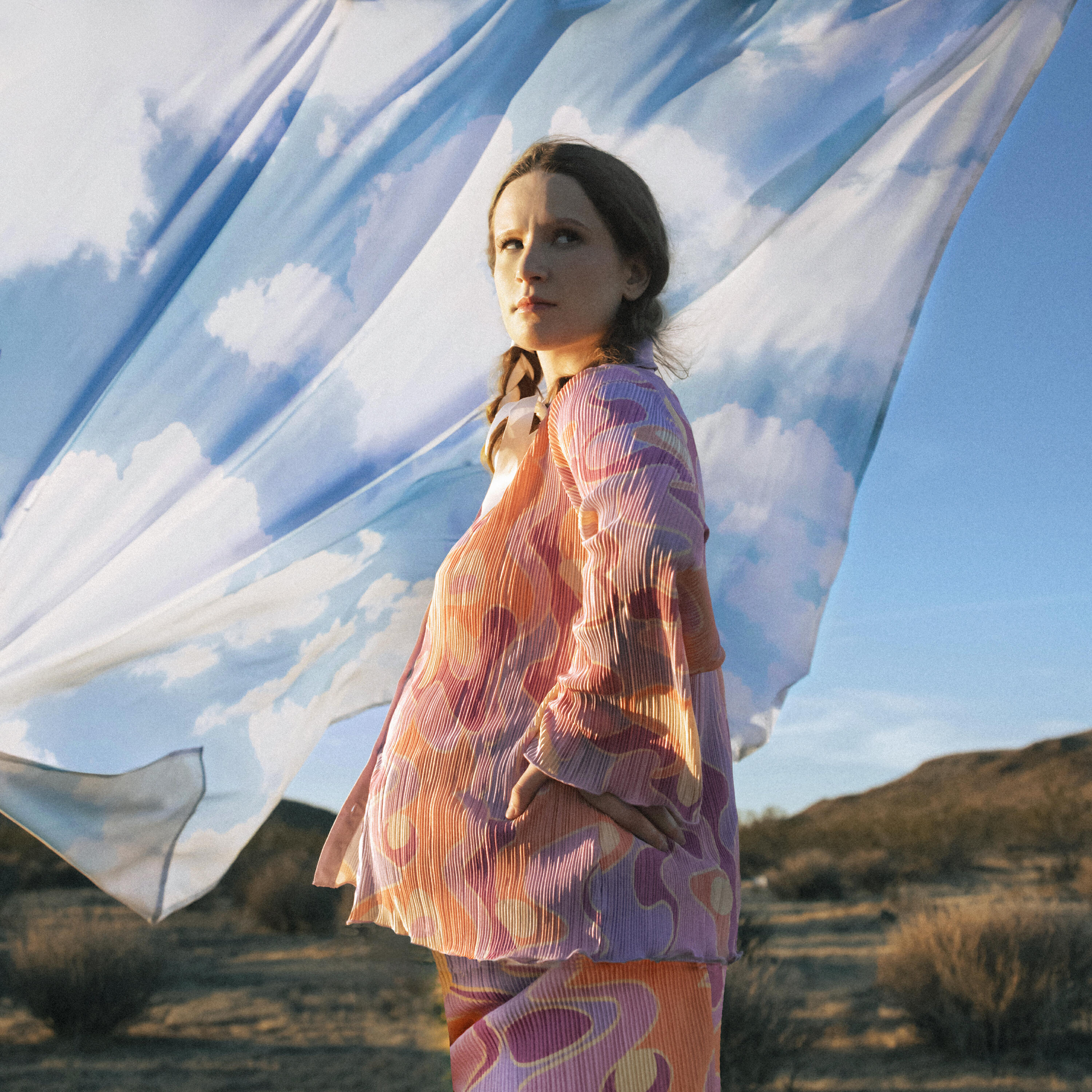 Альбом Остановилось исполнителя Монеточка