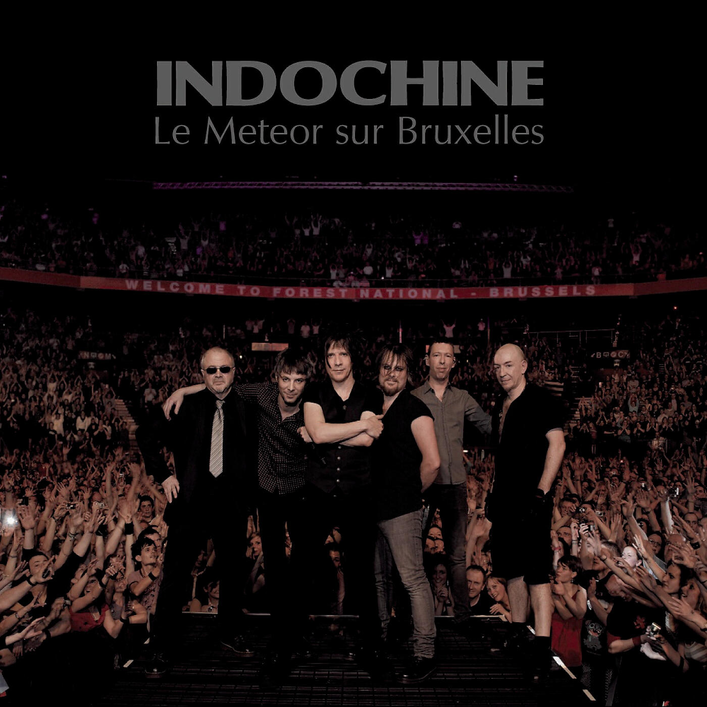 Indochine - Union War (Live au Forest National de Bruxelles 2010)