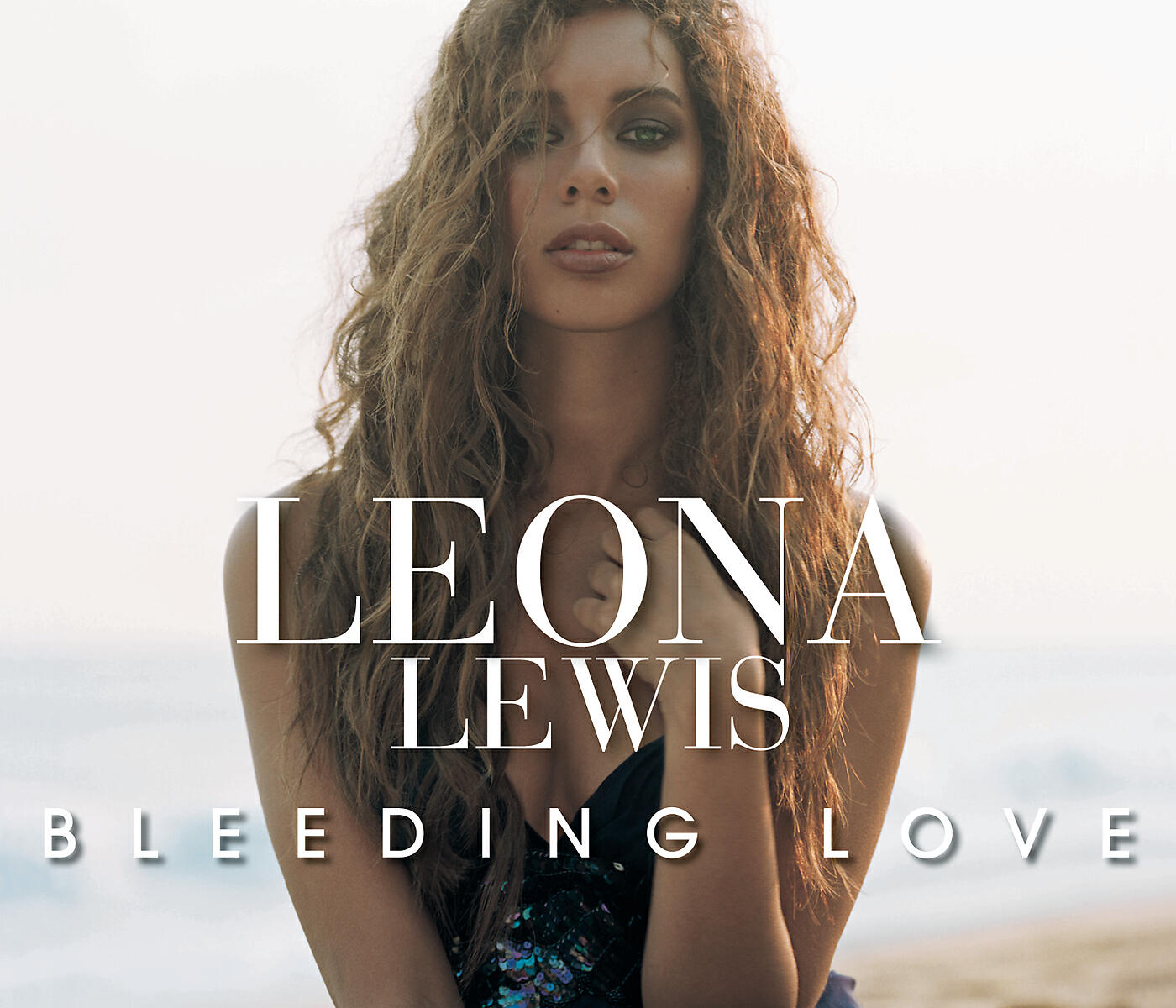 I loving слушать. Leona Lewis Bleeding Love. Leona Lewis - Bleeding Love. Обложка. Leona Lewis обложки альбомов. Leon певица.