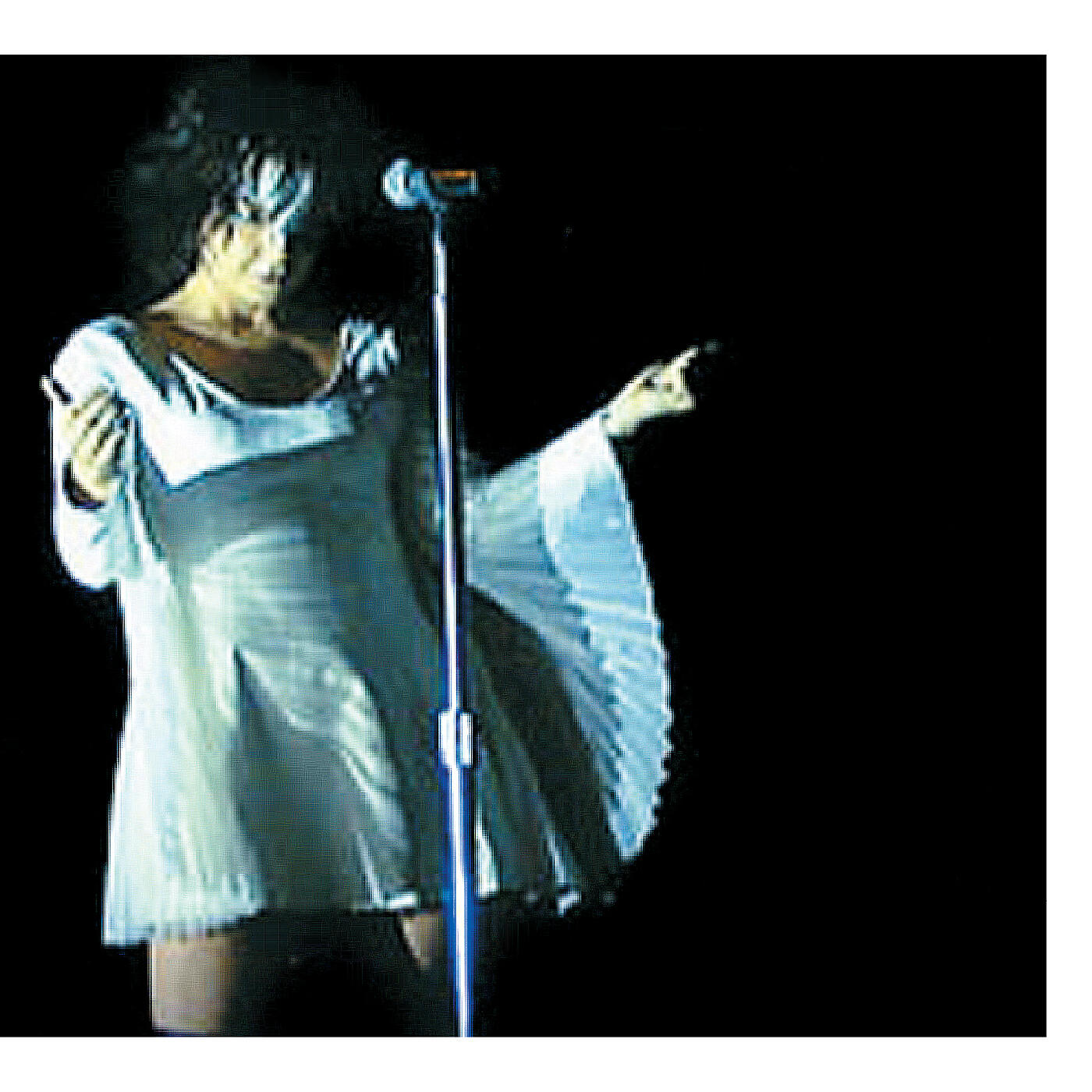 Bjork - I Go Humble (Live)