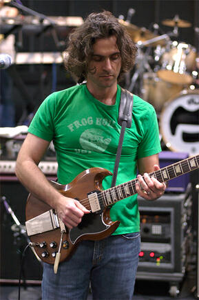 Dweezil Zappa все песни в mp3