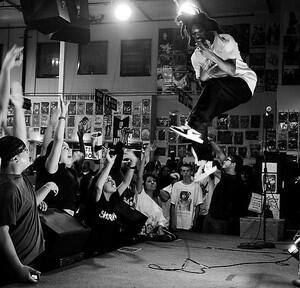 Андеграунд культура. Обои в стиле rap. Южный бронкс нью-йорк хип хоп. Dark hip hop. Олд скул hip hop.