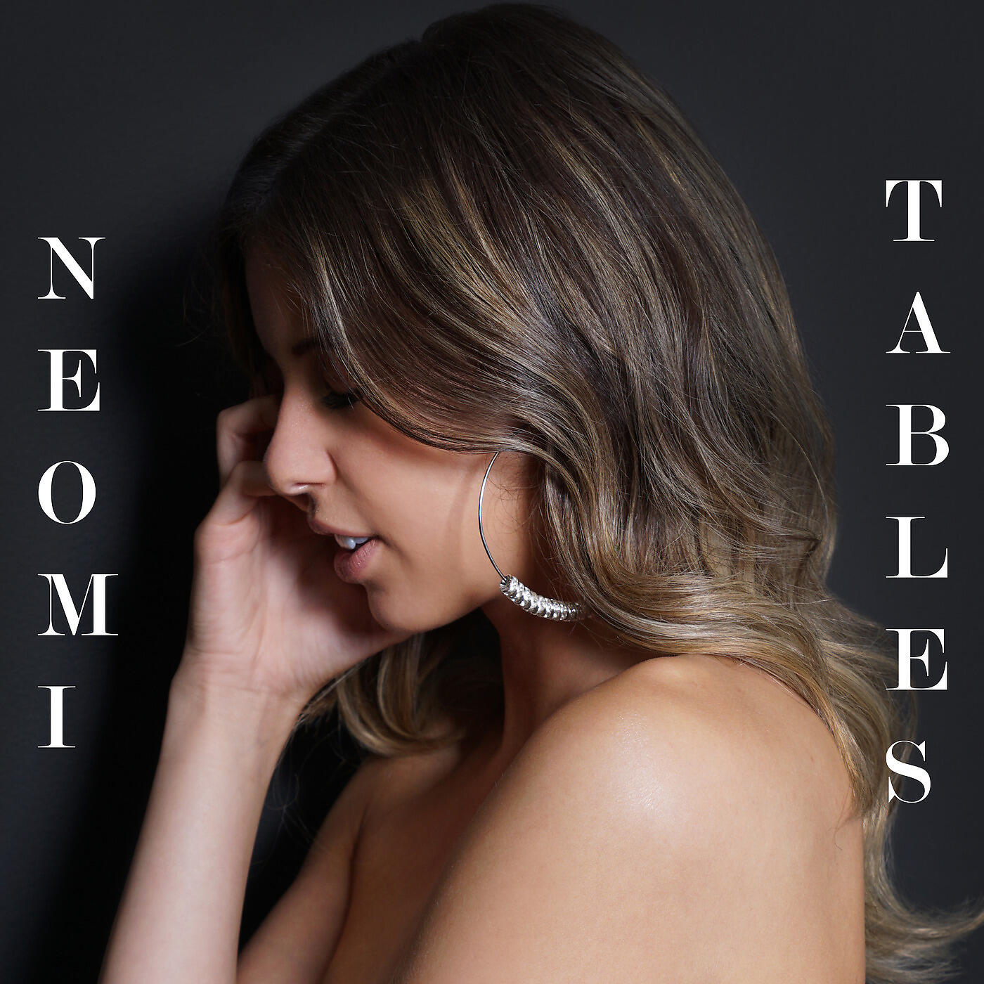 Neomi - Tables