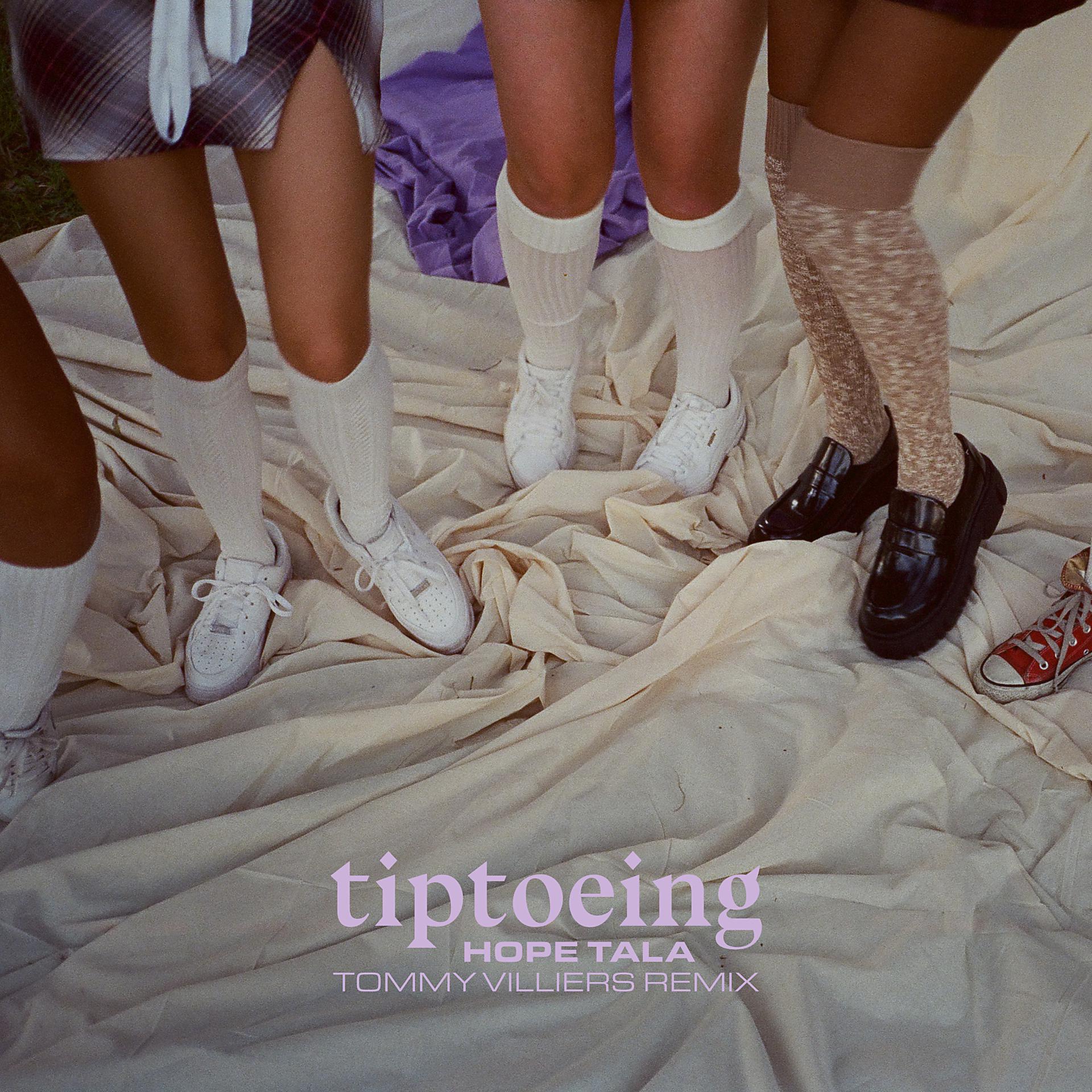 Постер альбома Tiptoeing