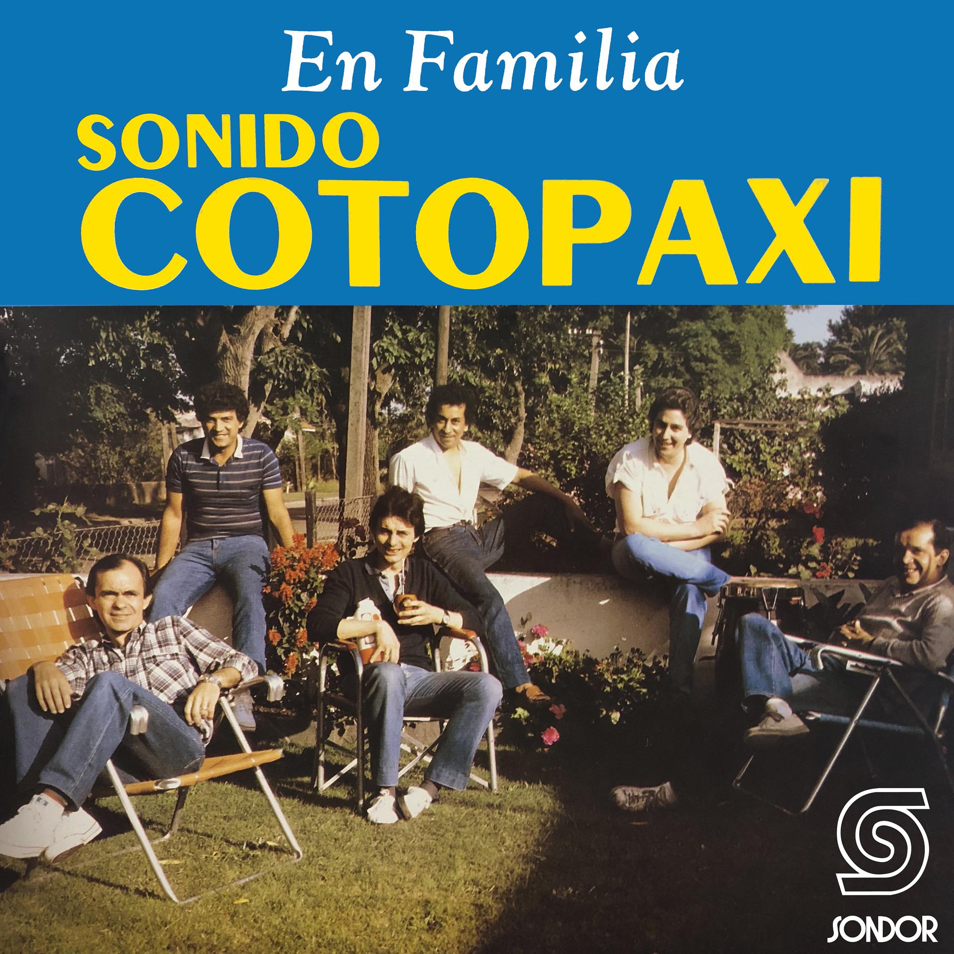 Постер альбома En Familia